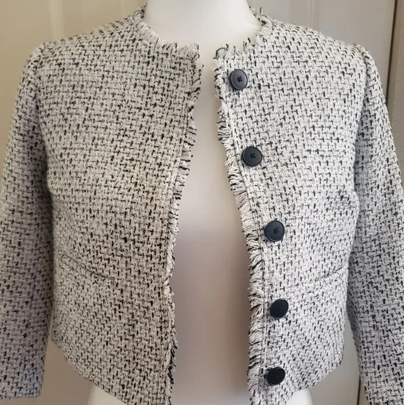 Sold @live Cropped Banana Republic Blazer - Picture 2 of 5